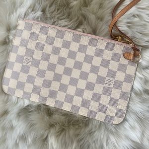 LOUIS VUITTON - Neverfull Pochette Damier Wristlet white/grey